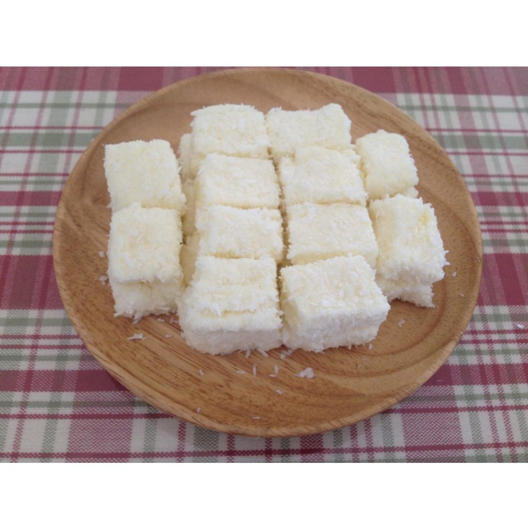 椰丝牛奶小方糕