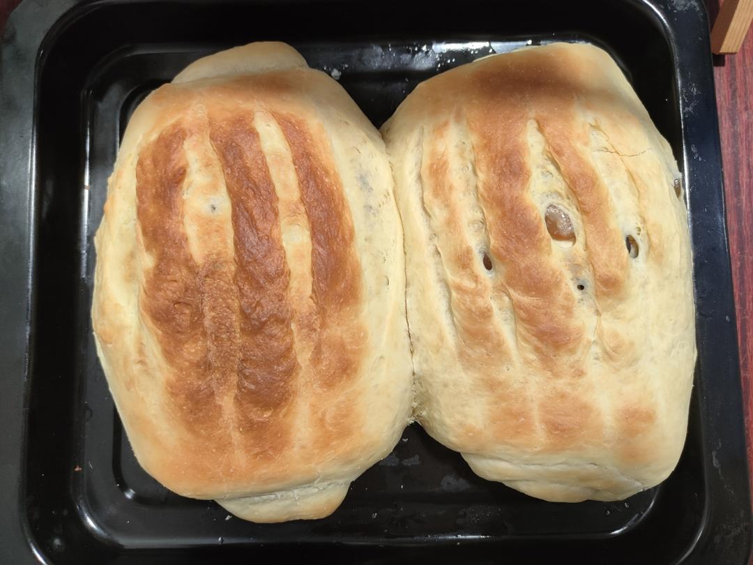 像吃海绵蛋糕的双倍特浓牛奶哈斯