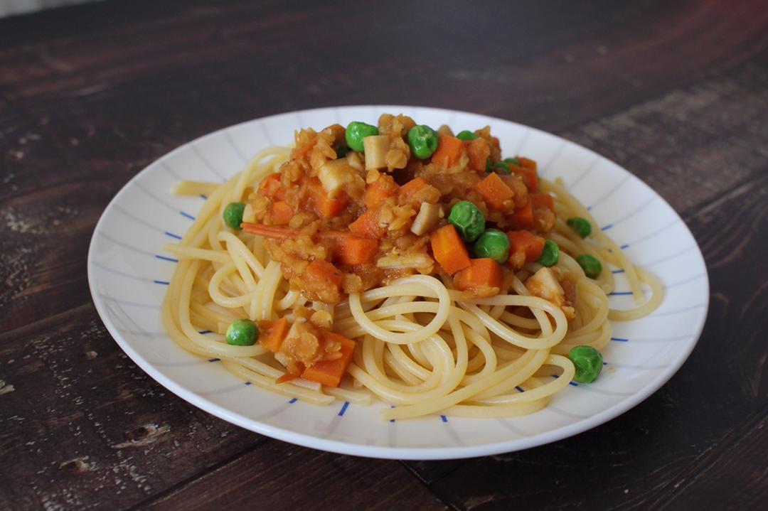 纯素红扁豆番茄意面