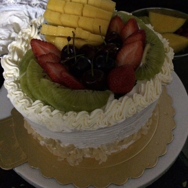 奶油水果装饰蛋糕
