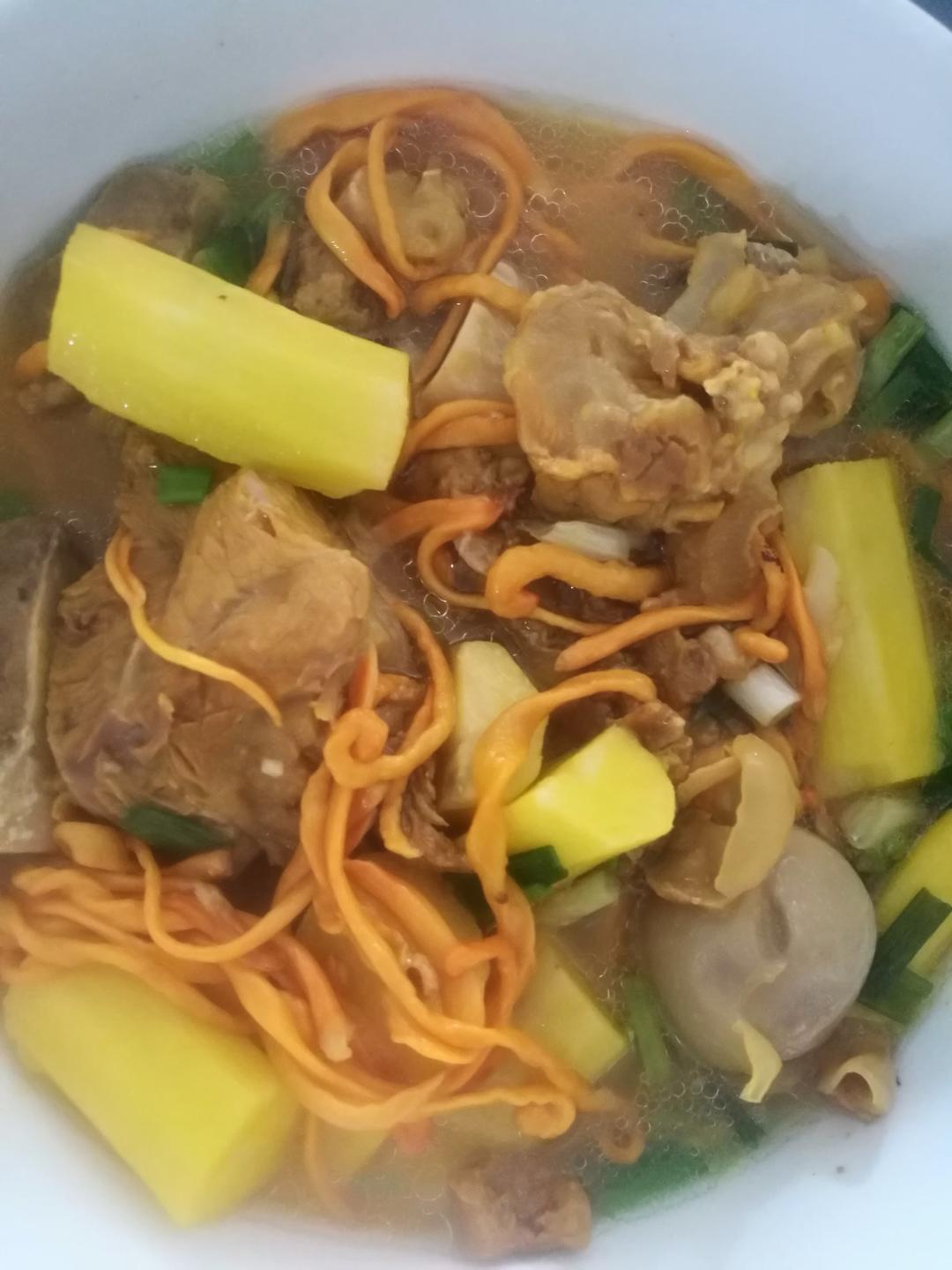 虫草花炖排骨