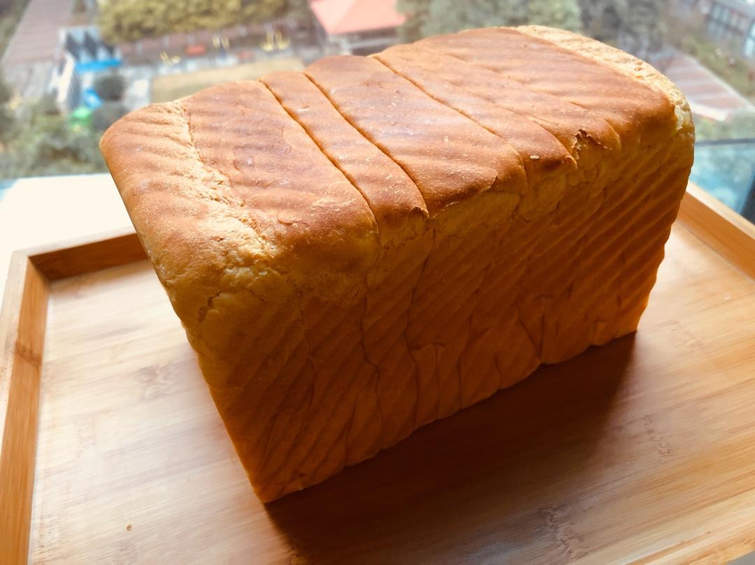 秒杀吐司的面包整形方法