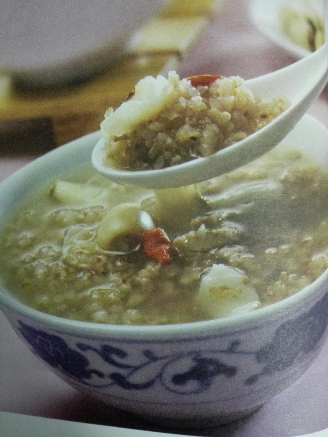 莲子百合糙米粥的做法