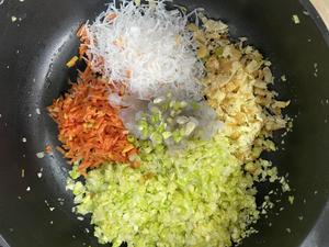 圆白菜胡萝卜素馅饺子的做法 步骤4