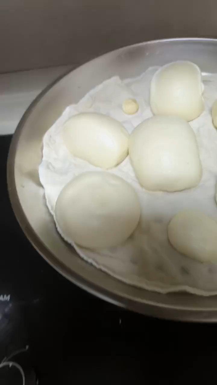 两个人一起炫饭啦！