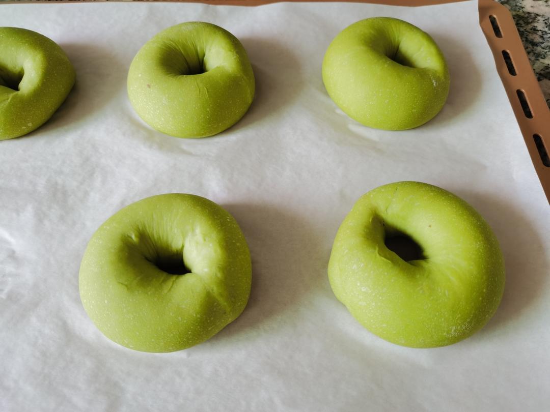 双重抹茶奶酥贝果