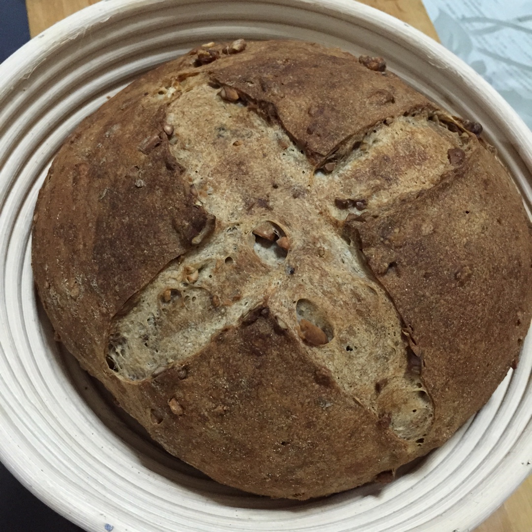 天然酵母黑麦红糖坚果欧包