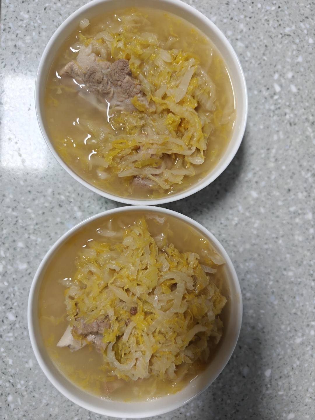 东北版酸菜炖大骨头（超简单，学不会你打我）