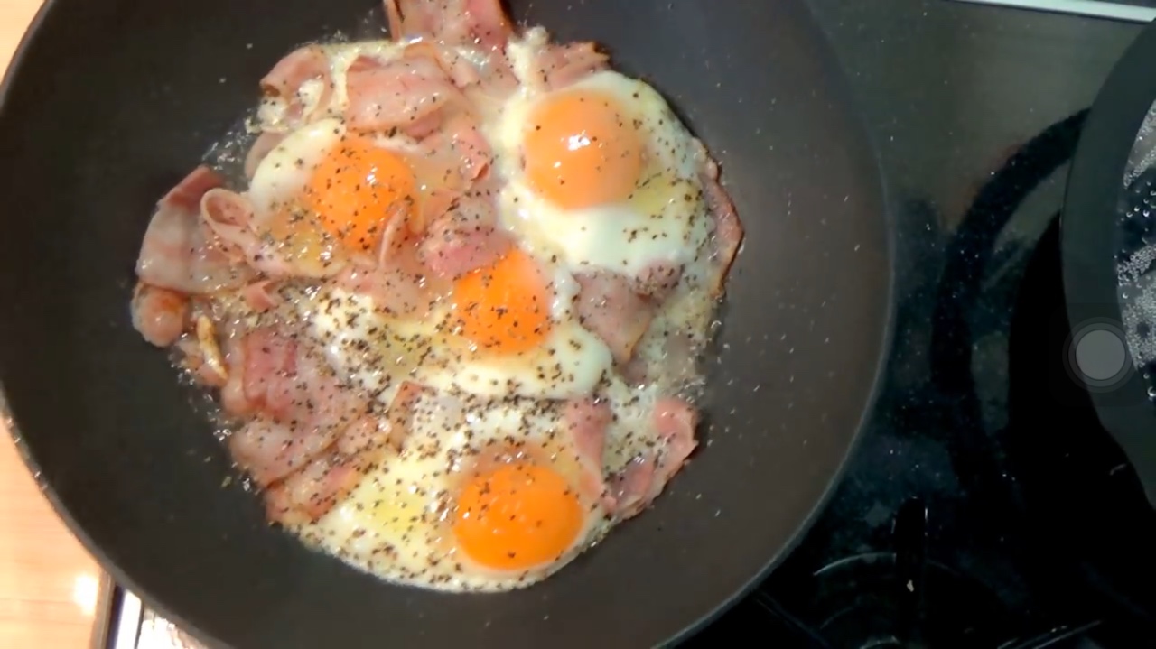 培根鸡蛋拌饭超简单版的做法 步骤5