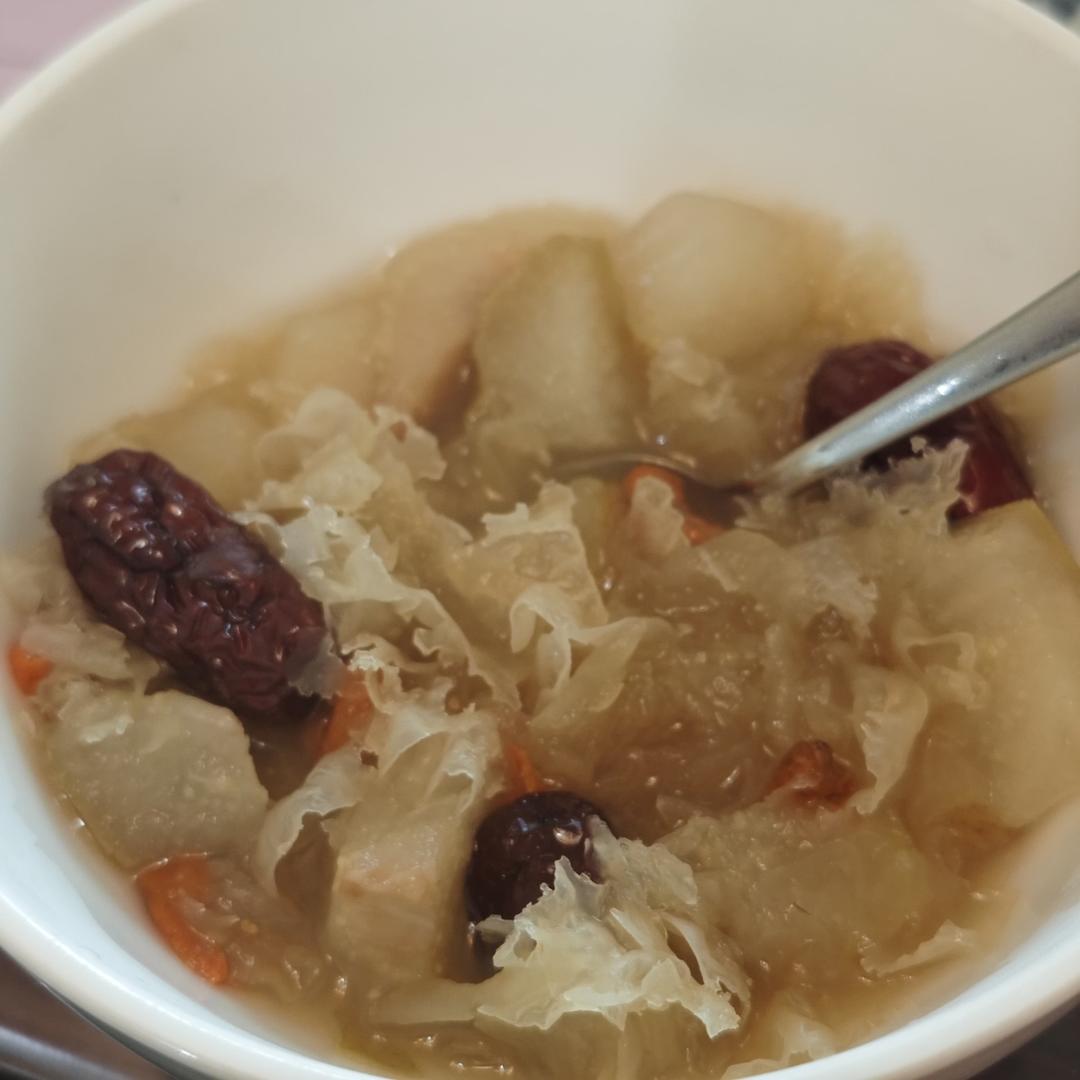 冰糖银耳梨汤