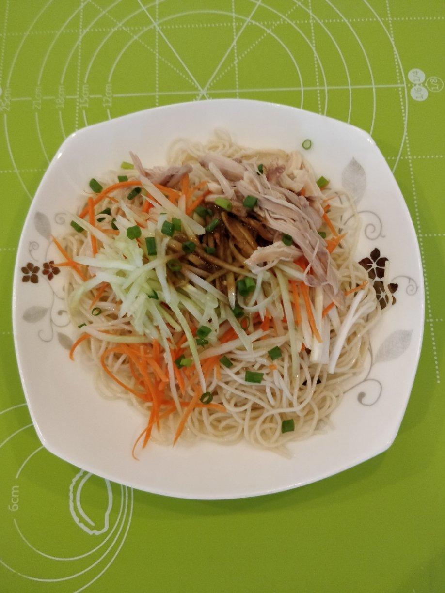 鸡丝凉面