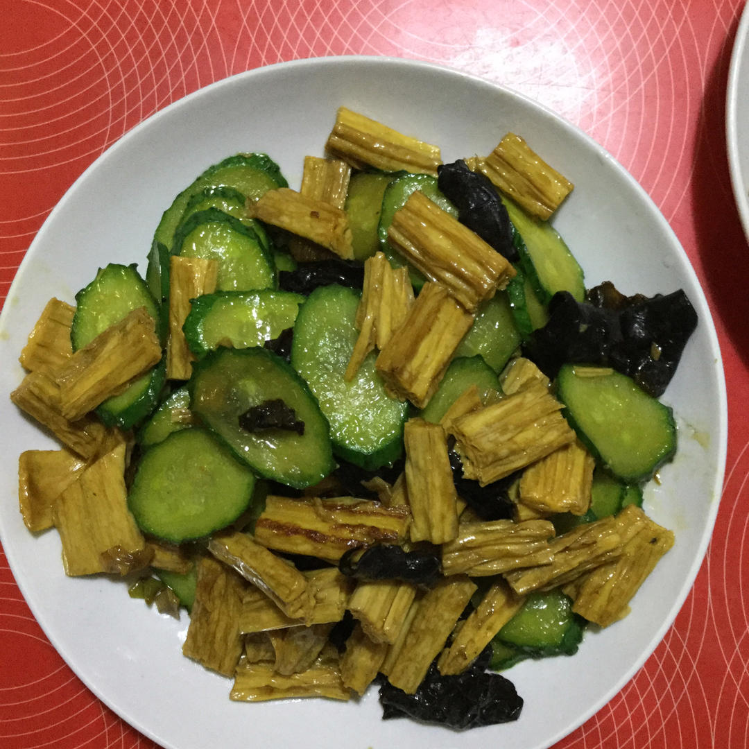 腐竹木耳黄瓜炒