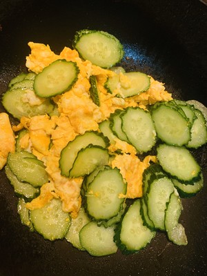 黄瓜炒鸡蛋