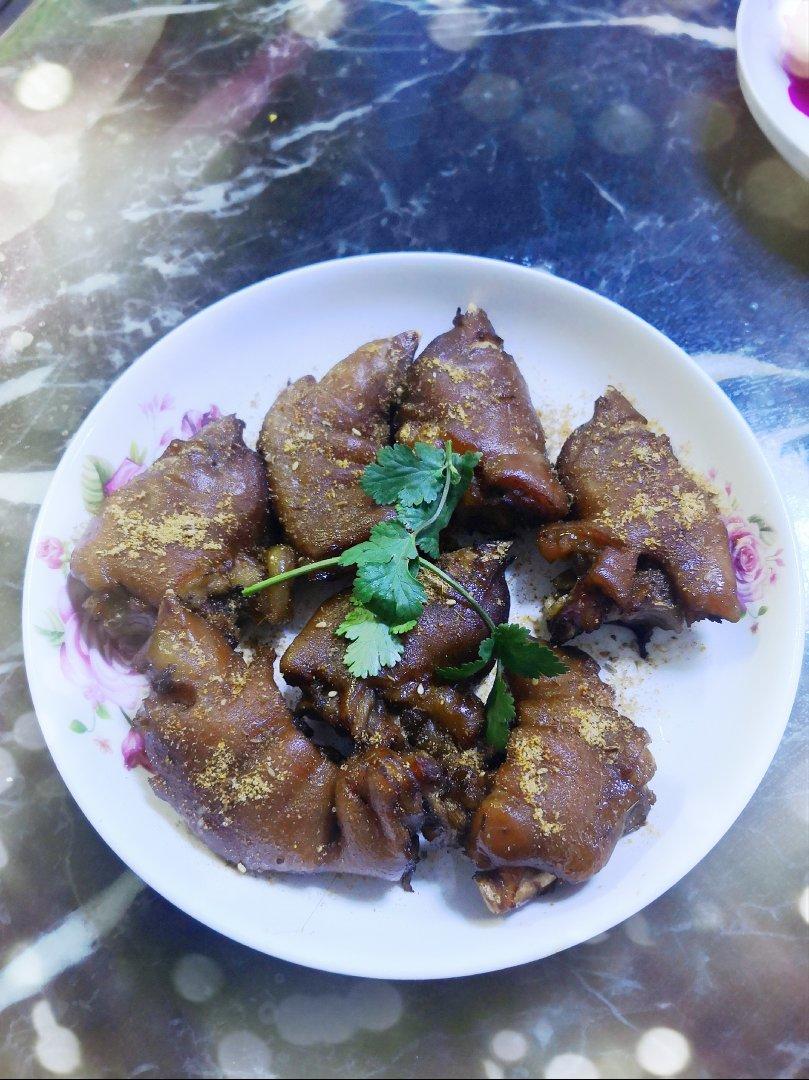 巨香烤猪蹄