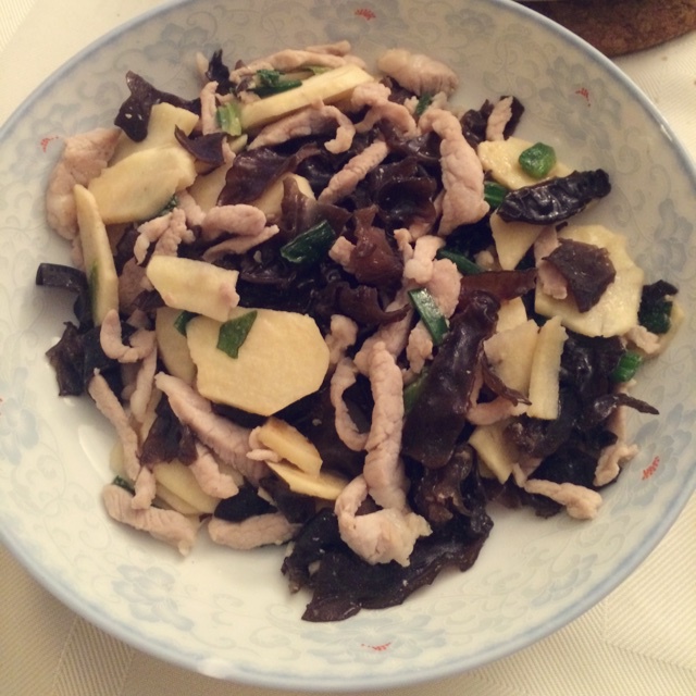 黑木耳马蹄炒肉片