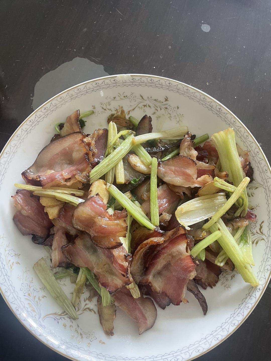 香芹炒腊肉