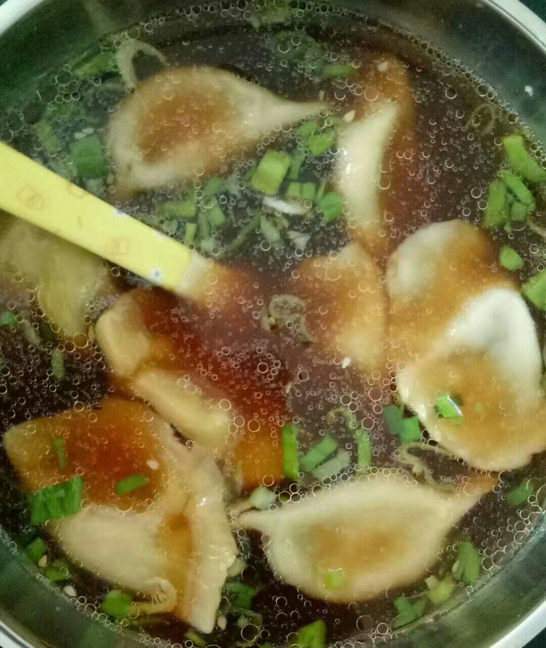 酸汤水饺