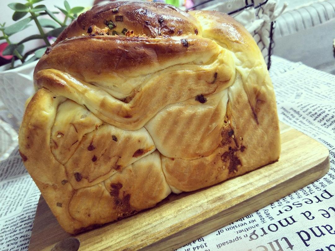 香葱肉松手撕吐司