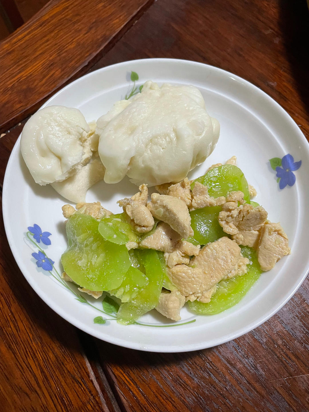 清爽解腻的黄瓜炒鸡胸肉，低脂低卡减肥食谱