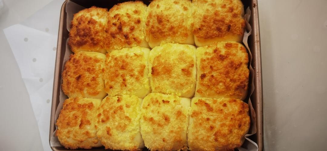 一次发酵同样松软的椰蓉小面包