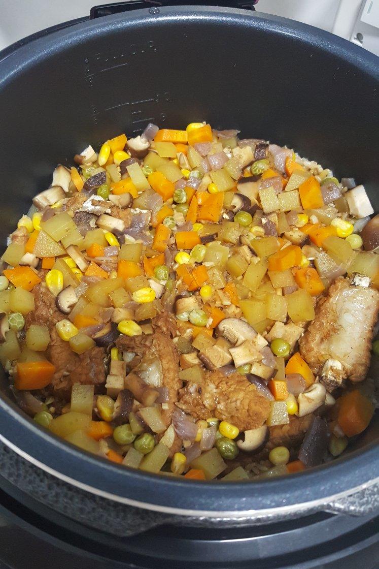 电饭锅排骨煲仔饭（焖饭）