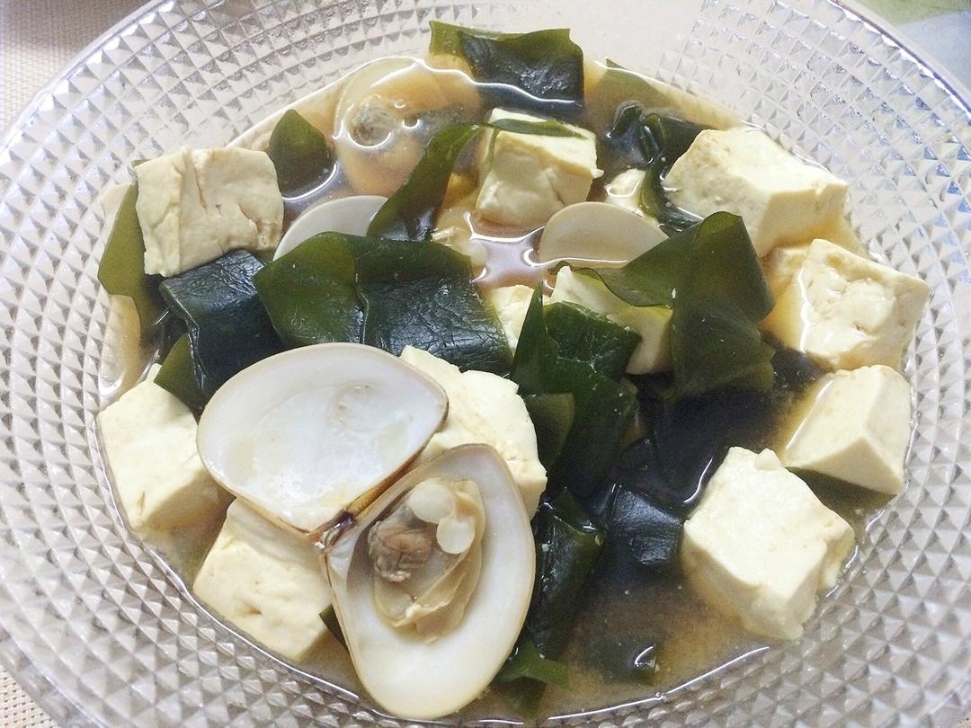 豆腐裙带菜味噌汤