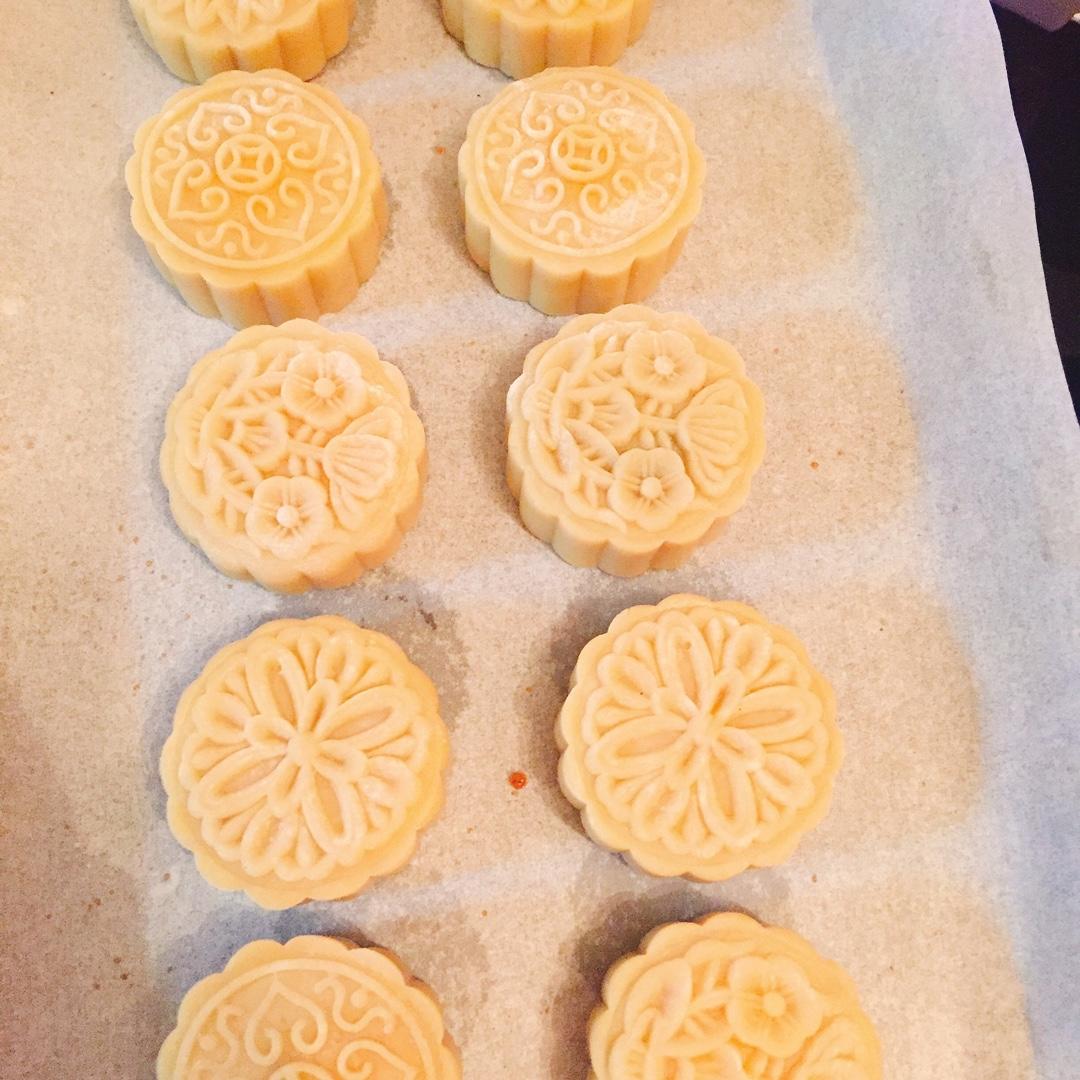 广式月饼—蛋黄莲蓉月饼