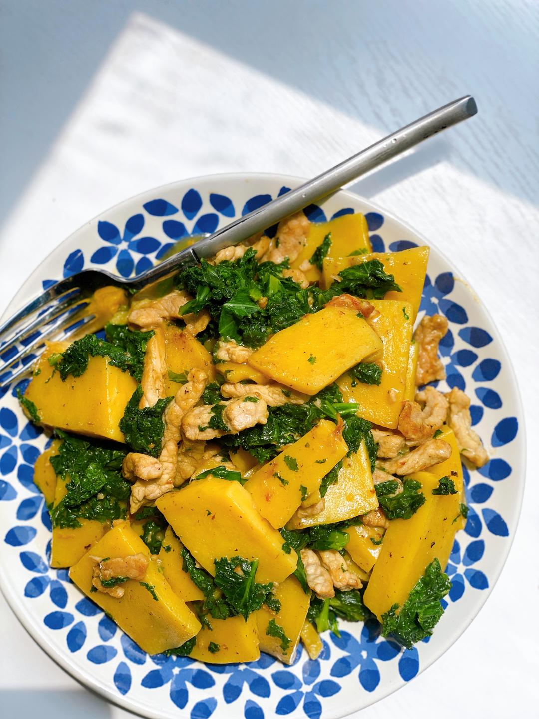 【消耗羽衣甘蓝】羽衣甘蓝肉丝炒黄粿类似于荠菜炒年糕的口感