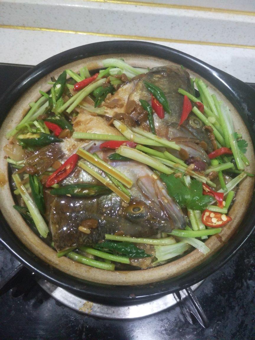 鲈鱼啫啫煲