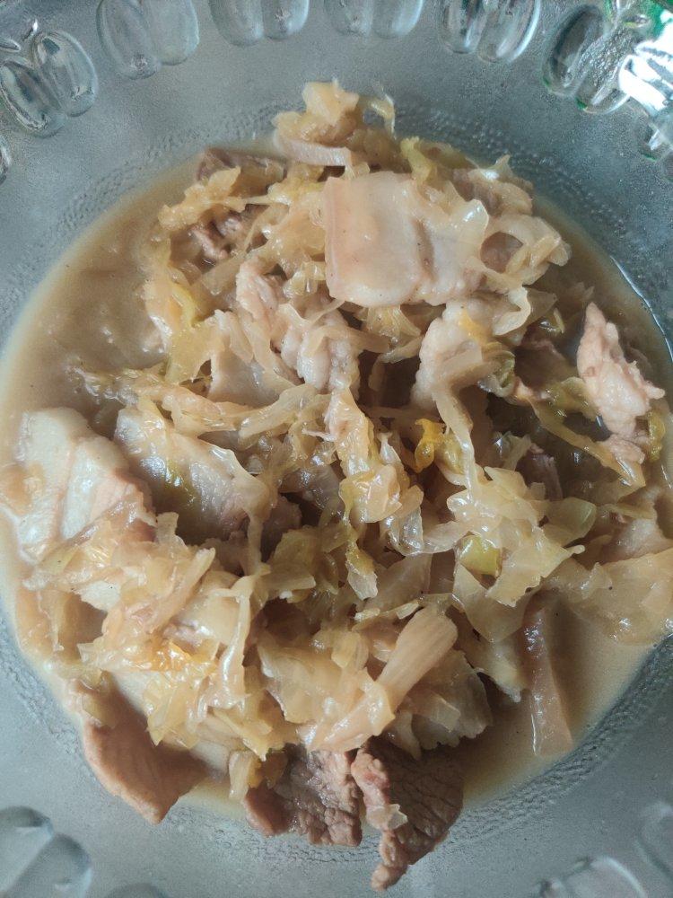 酸菜炖五花肉