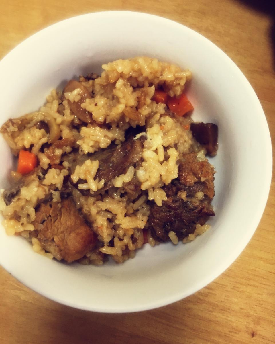 喷香排骨焖饭（爆好吃）