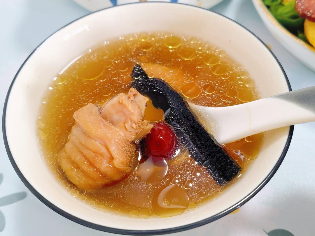 灵芝鸡汤