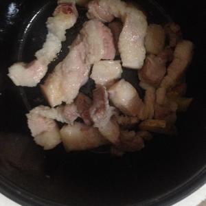 电饭锅土豆红烧肉的做法 步骤5