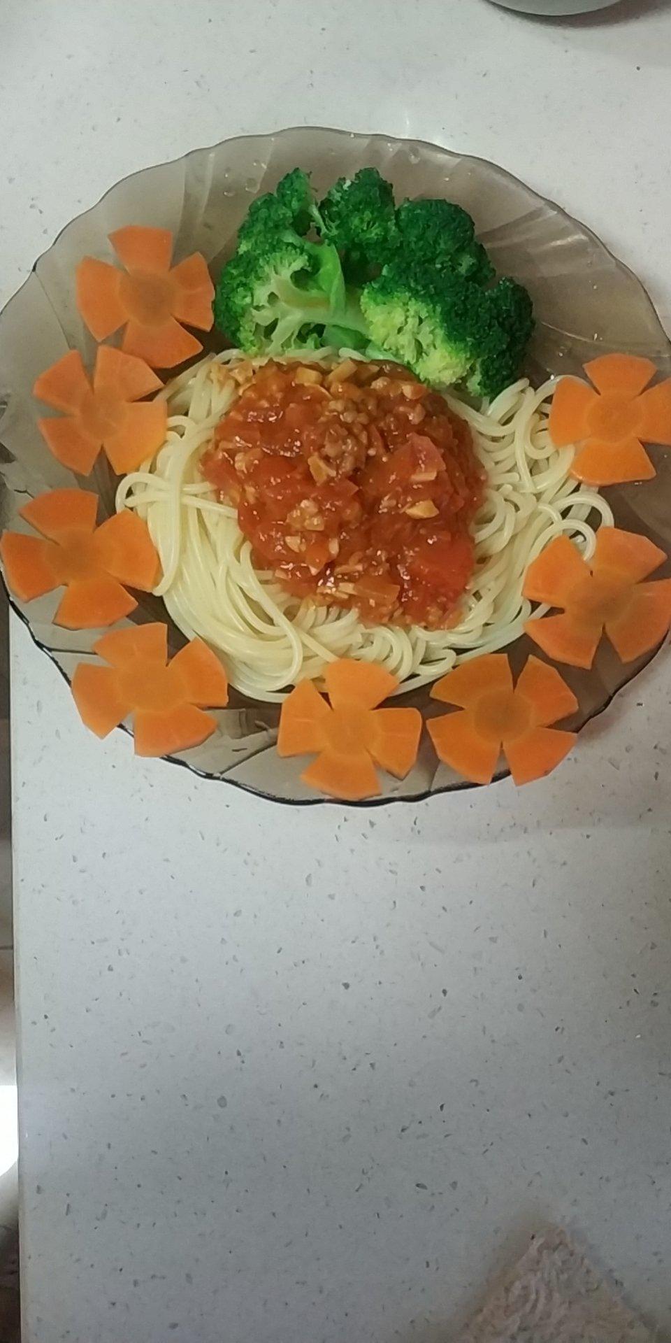 蕃茄蘑菇肉酱意大利面