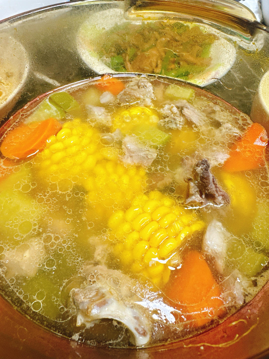 青、红萝卜煲猪舌