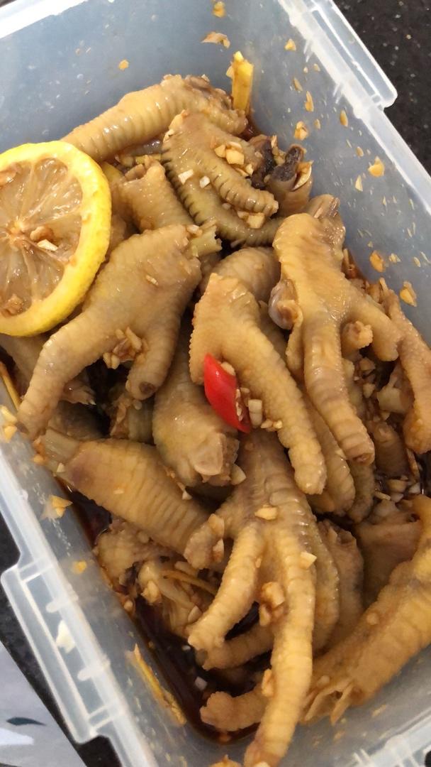 停不下来的秘制凉拌鸡爪