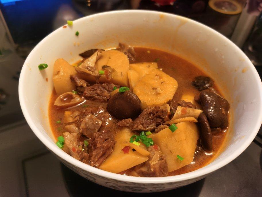 土豆焖牛腩