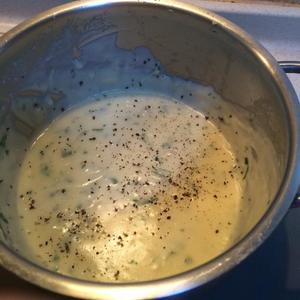 Cheesy Scalloped Potatoes 美式奶油烤土豆 （自制酱料）的做法 步骤3