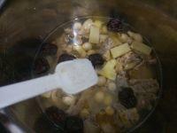 红枣莲子鸡汤的做法的做法 步骤11