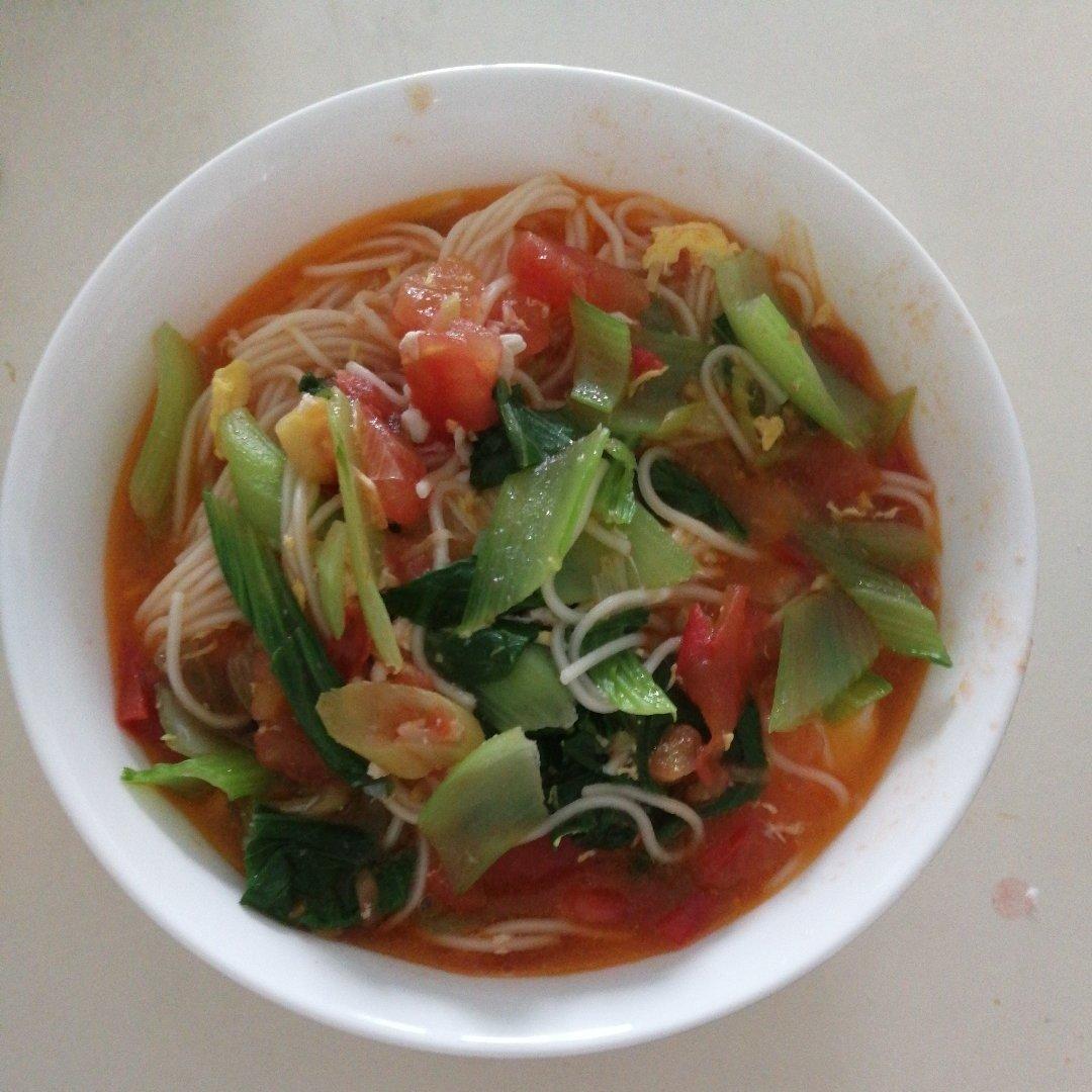 最家常的普通汤面——西红柿鸡蛋龙须面