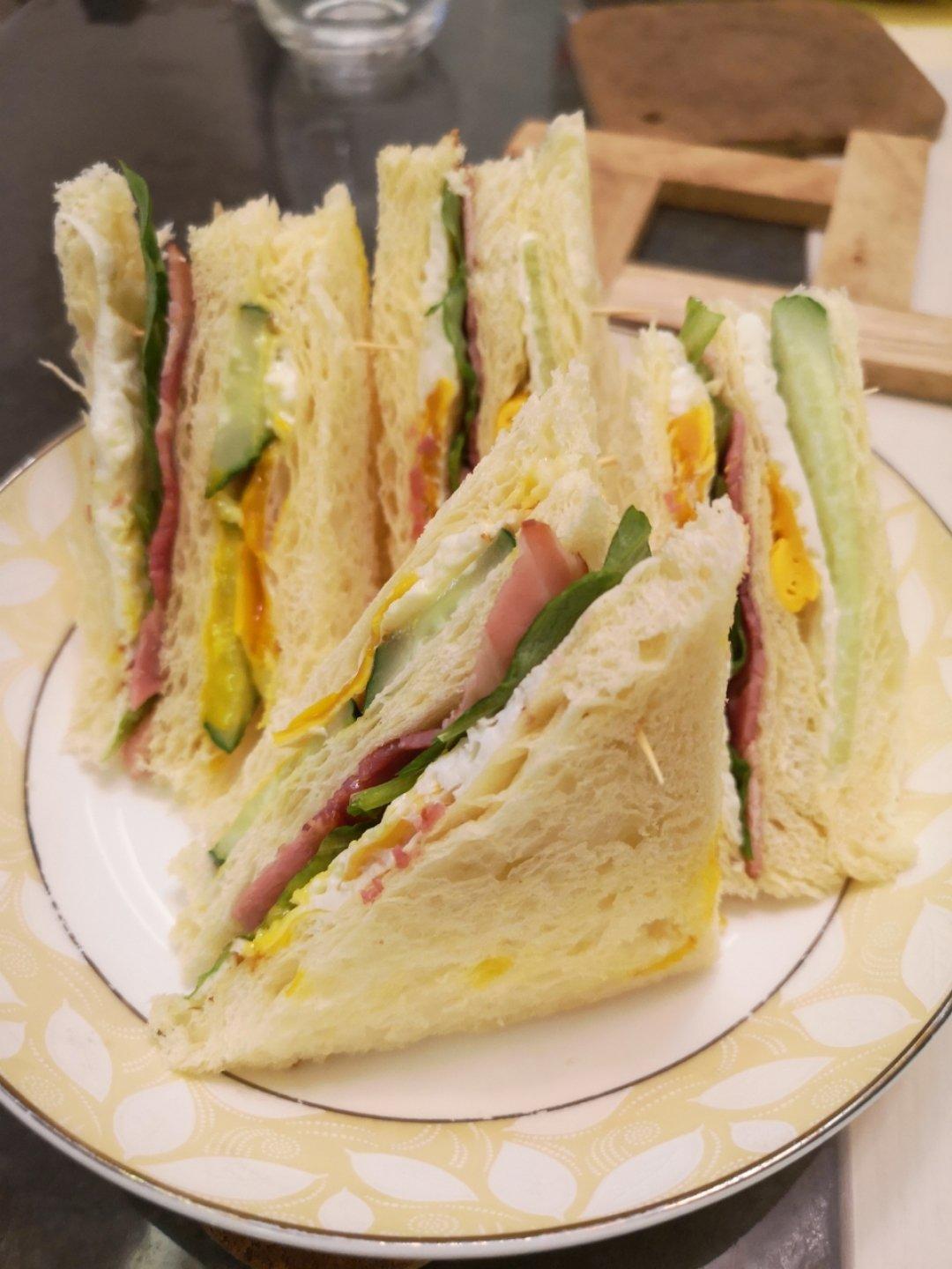 早餐 培根 三明治