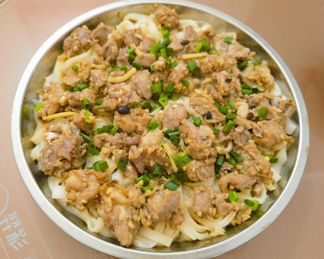 排骨蒸河粉(主食)的做法