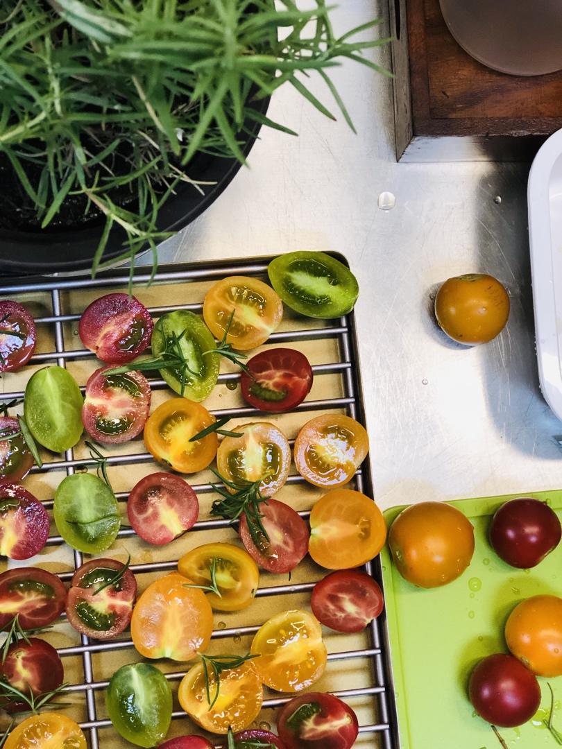 为了佛卡夏而存在的——橄榄油浸小番茄