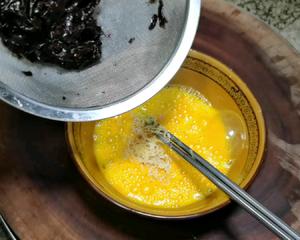 紫菜不要只是做汤，大厨教你这种做法，保证让你惊喜的做法 步骤2