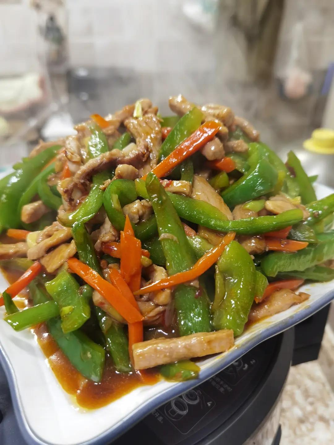 ‼️好吃到舔盘的青椒肉丝盖浇饭