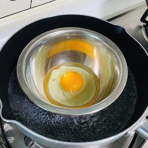 又嫩又滑的太阳蛋的做法 步骤5
