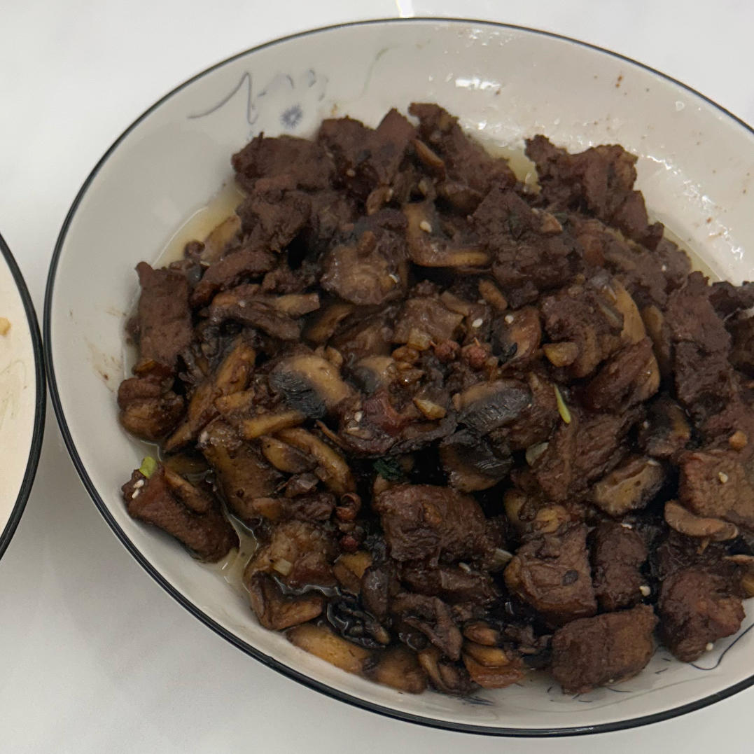 蒜香口菇牛肉粒