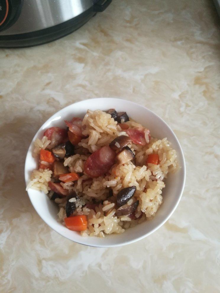 电饭锅版香菇腊肠饭