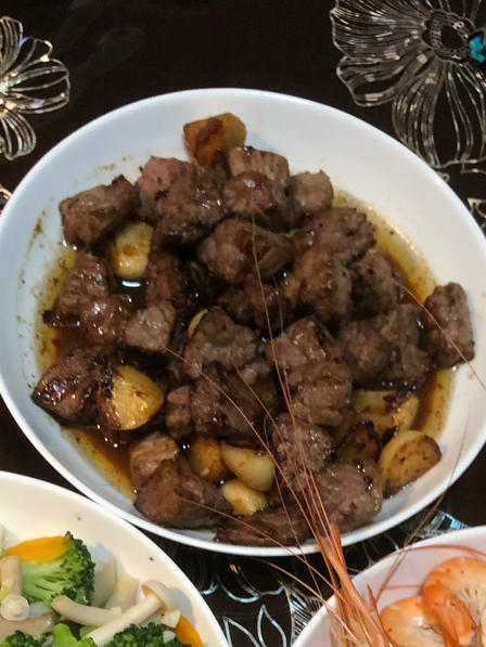 听起来就很好吃的黑椒蒜子牛肉粒