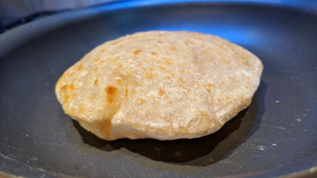 张张都鼓大泡的鸡蛋灌饼这样做不鼓大泡都难